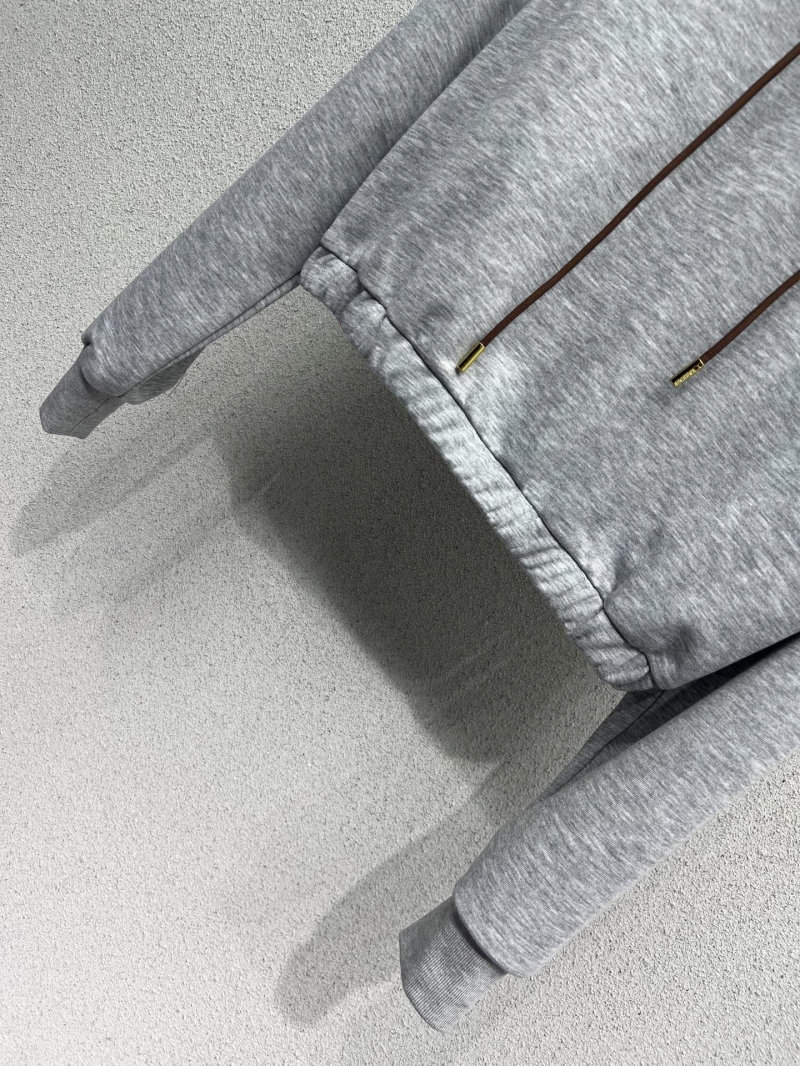 Ce1i*e outwears